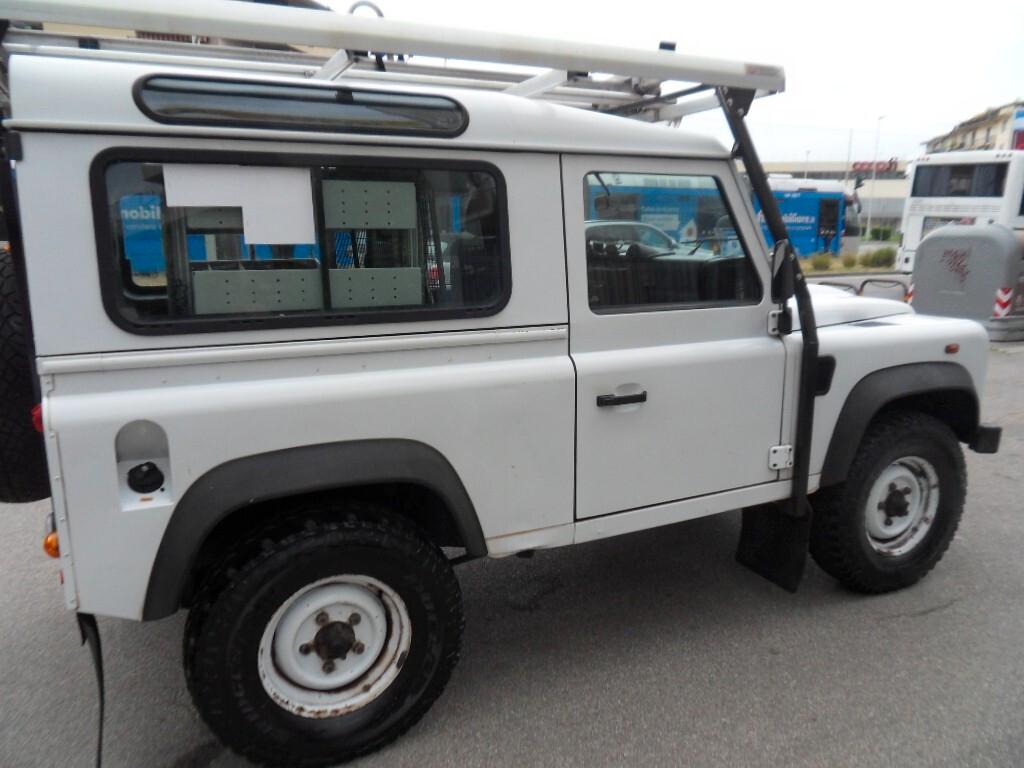 Land Rover Defender 90 2.2 TD4 Station Wagon N1