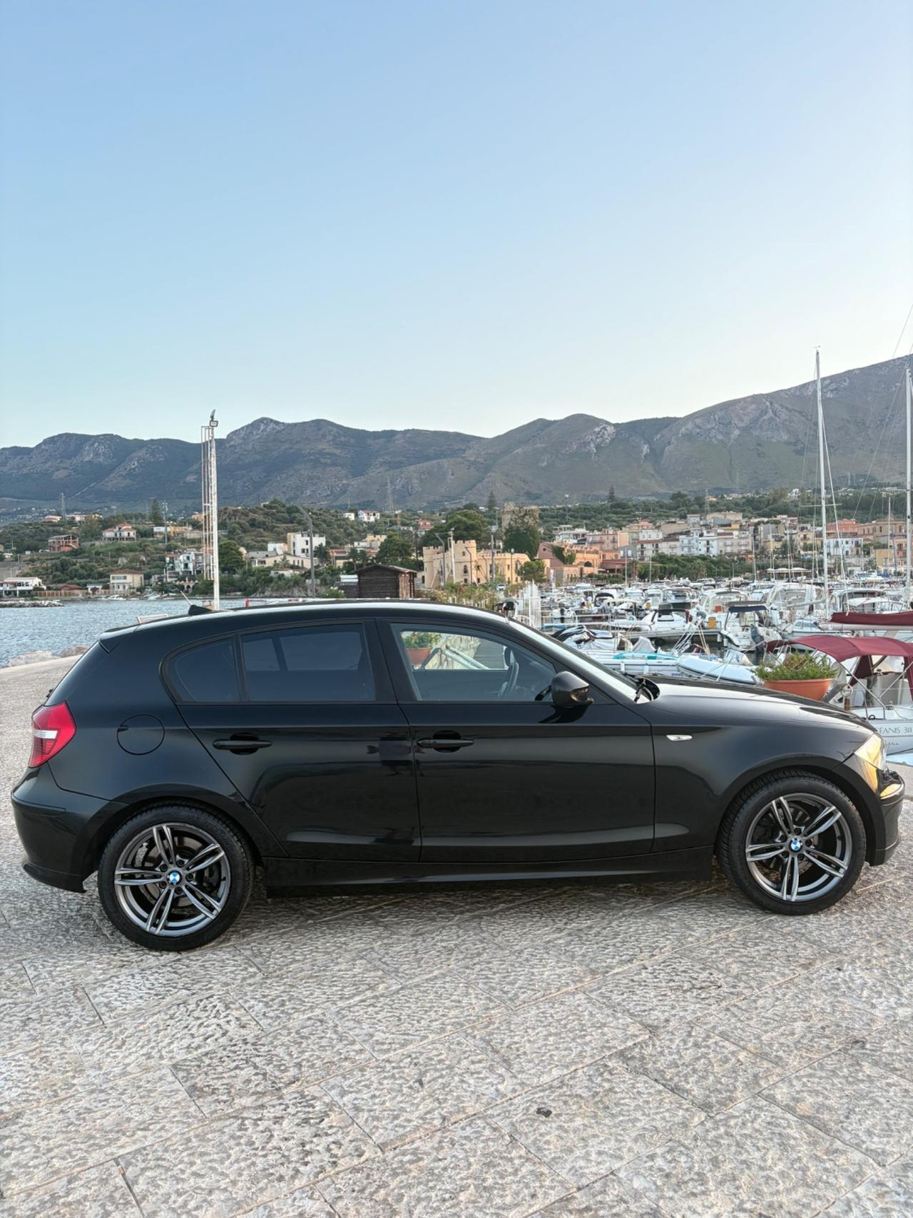 Bmw 118d 5 porte super accessoriata