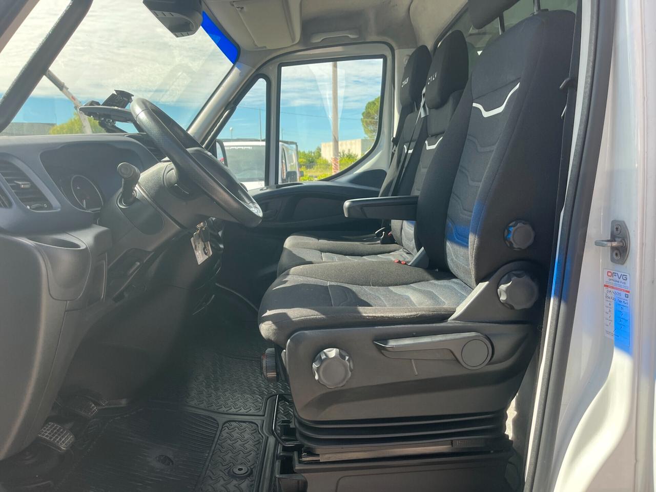 IVECO DAILY 35C18 3.0CC CENTINA ALZA E ABBASSA