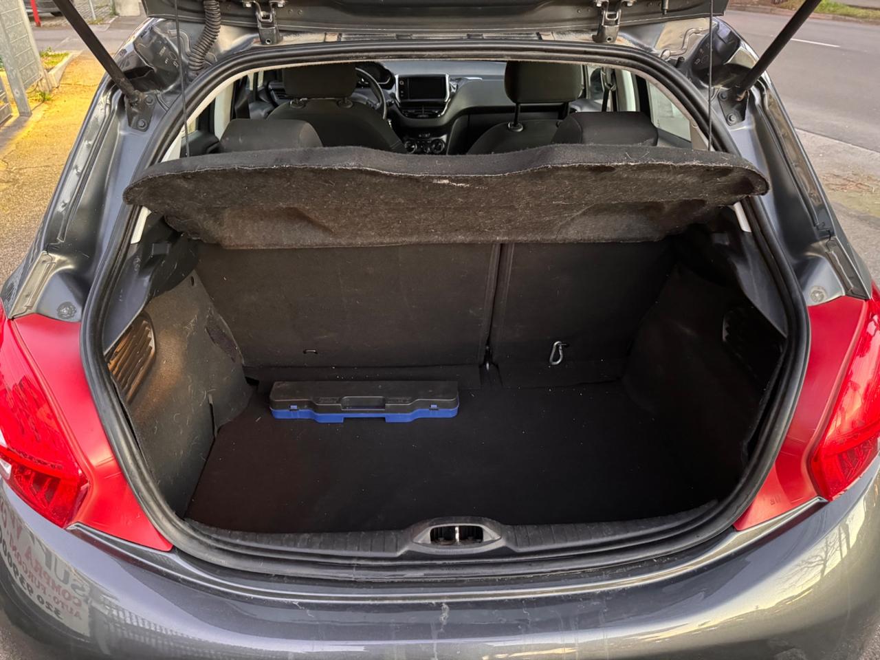 Peugeot 208 1.4 HDi 68 CV 5 p neopaten garanzia 12 m