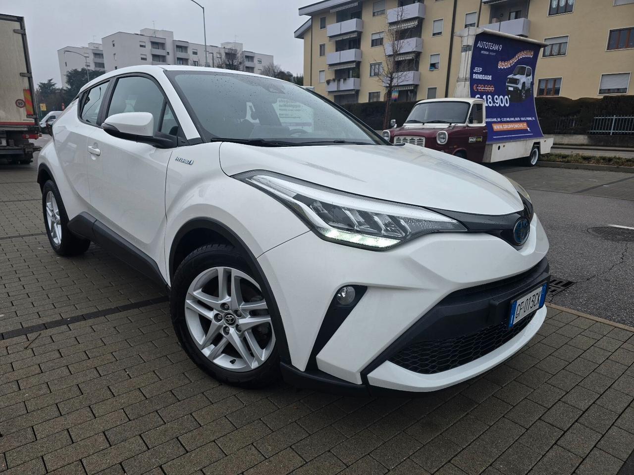 Toyota C-HR 1.8 Hybrid E-CVT Business