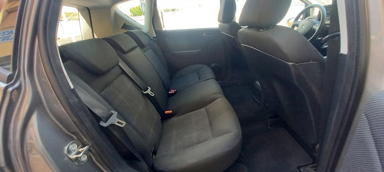 Mercedes-Benz Classe A 160 Benzina cc. 1.5 CV. 95 Cambio Manuale 5 Porte 5 Posti SOLO 89.575 KM. Utilizzabile anche per i Neopatentati.