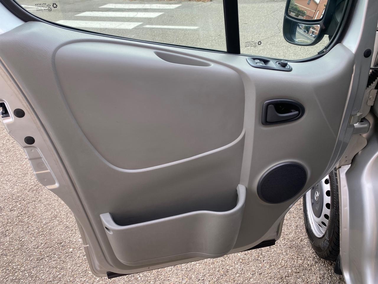 Opel Vivaro 27 2.0 CDTI 115 CV. PC-TN Combi 9 posti