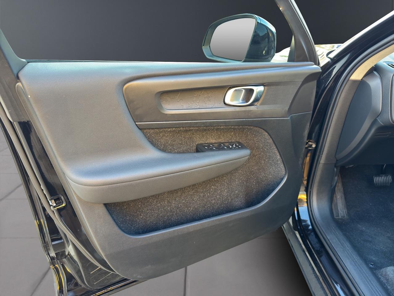 VOLVO XC40 D3 GEARTRONIC MOMENTUM - MY20