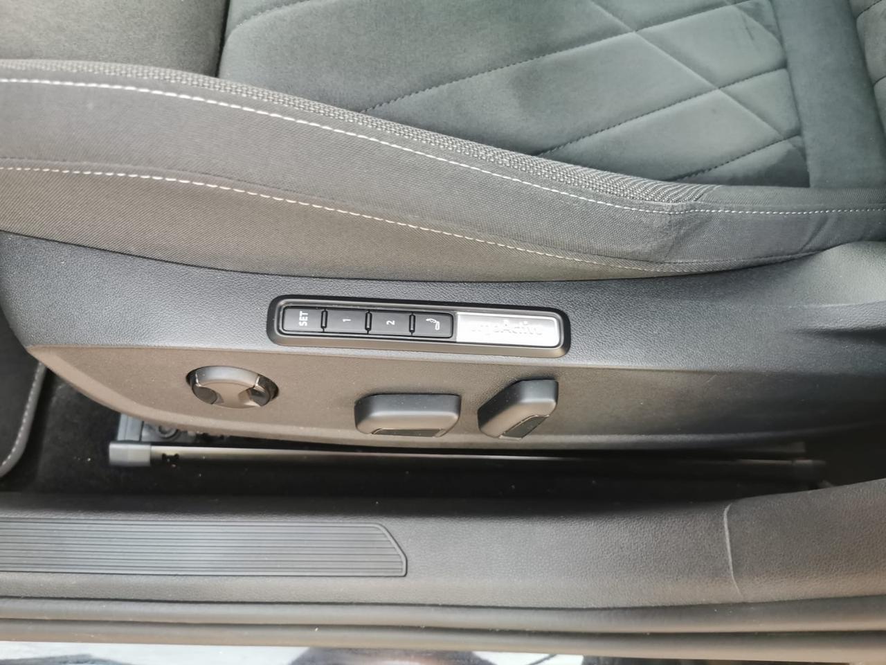Volkswagen Golf 2.0 TDI DSG SCR Style