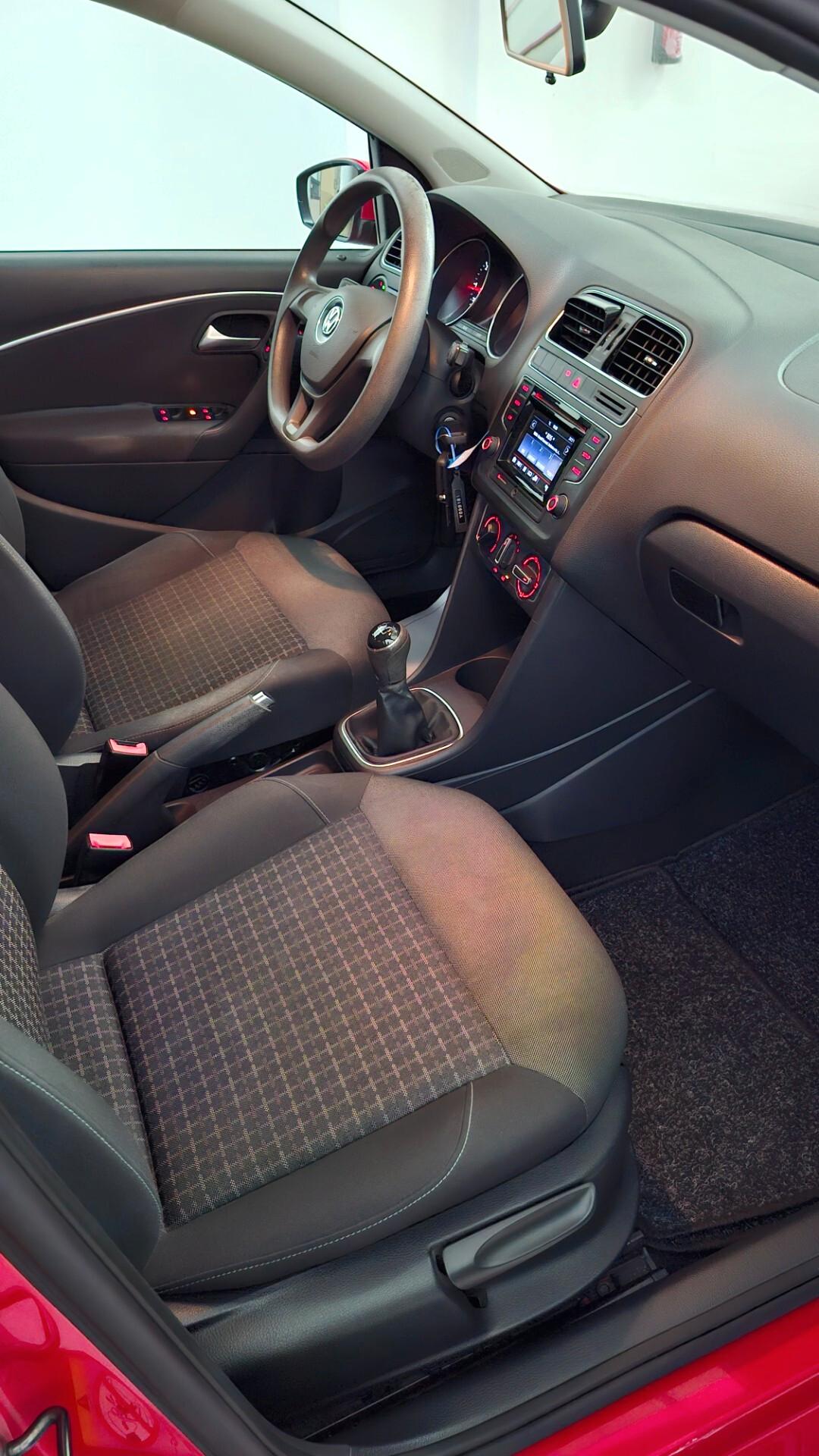 VOLKSWAGEN POLO 2014 DIESEL EURO6B COME NUOVA