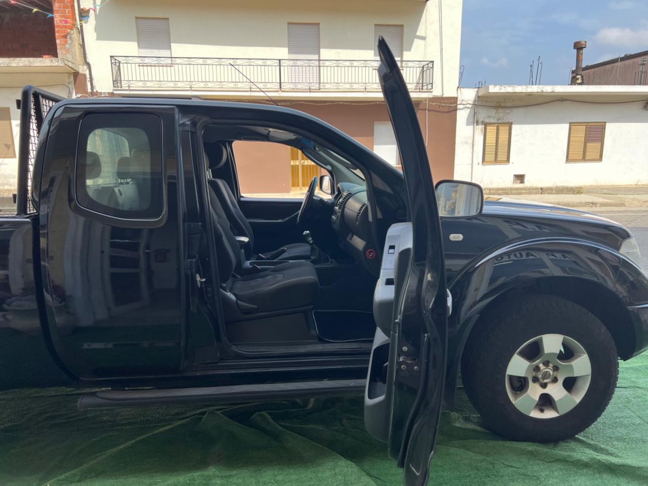 Nissan Navara 2.5 dCi 2 porte King Cab XE