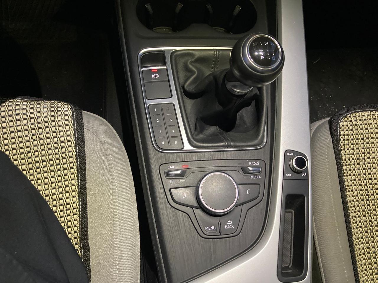 Audi A4 2.0 35 TDI Business #7324