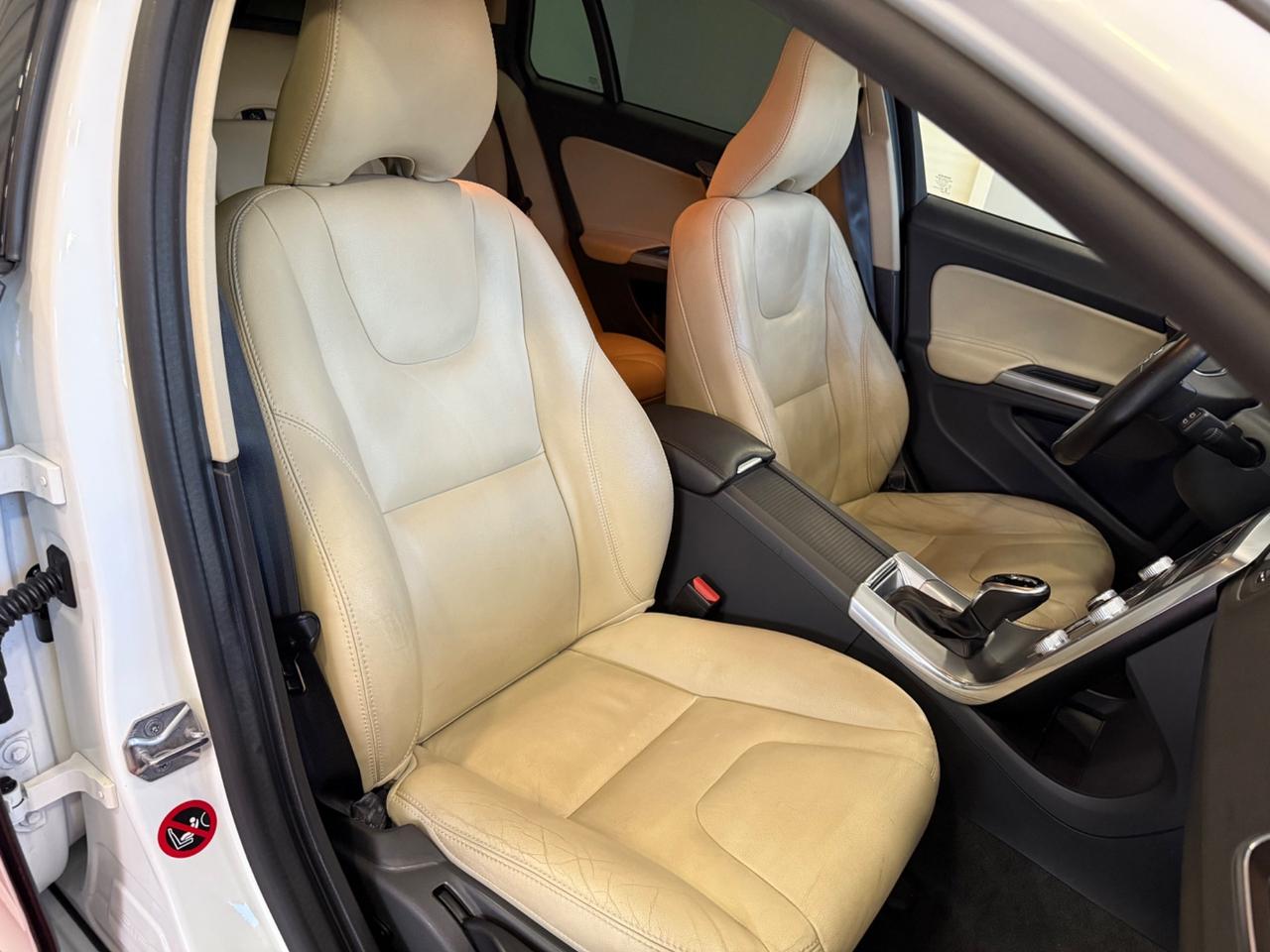 Volvo V60 Cross Country V60 Cross Country D4 Geartronic Business Plus
