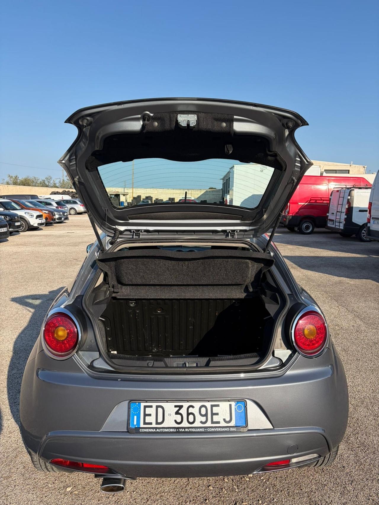 Alfa Romeo MiTo 1.6 JTDm 16V Distinctive Sport Pack