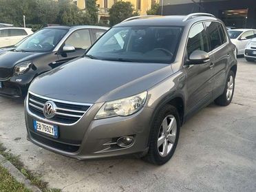 Volkswagen Tiguan 2.0 tdi Sport & style 140 CV DSG
