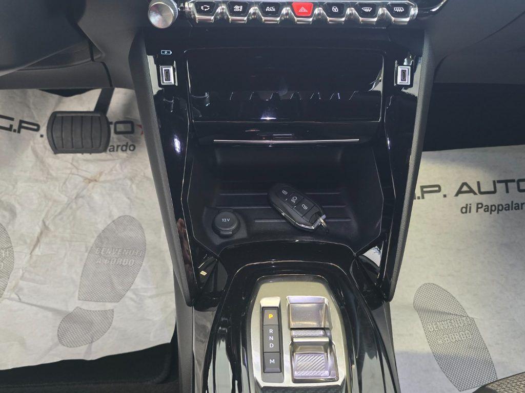 Peugeot 2008 Hybrid 145 e-DCS6 Allure