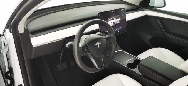 TESLA Model Y RWD