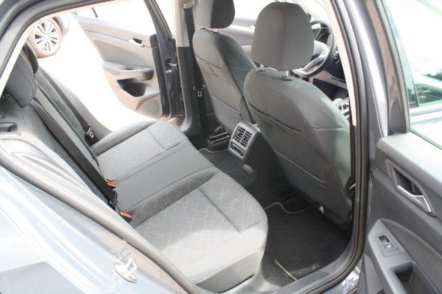 VOLKSWAGEN Golf 1.0 eTSI EVO DSG Life