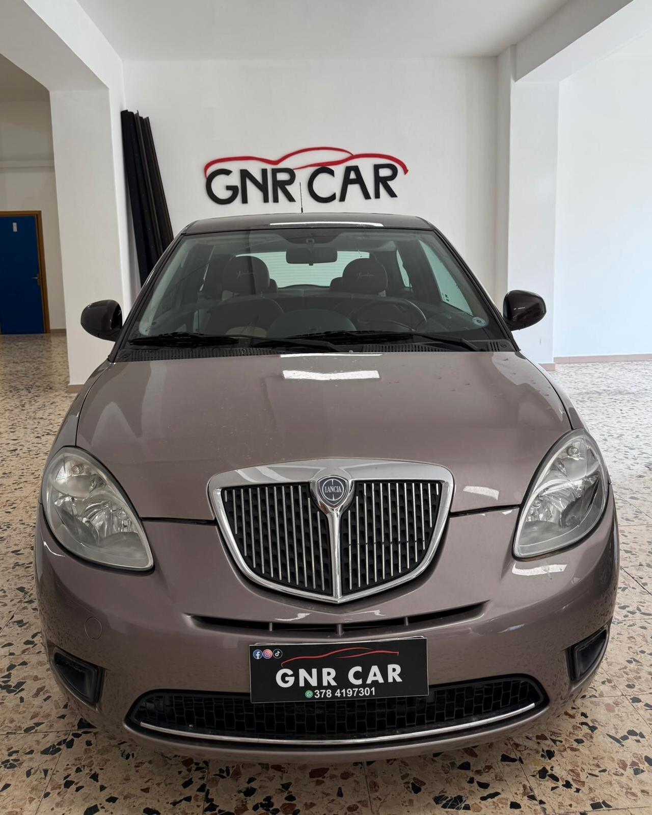 Lancia Ypsilon 1.3 MJT 90 CV Platino