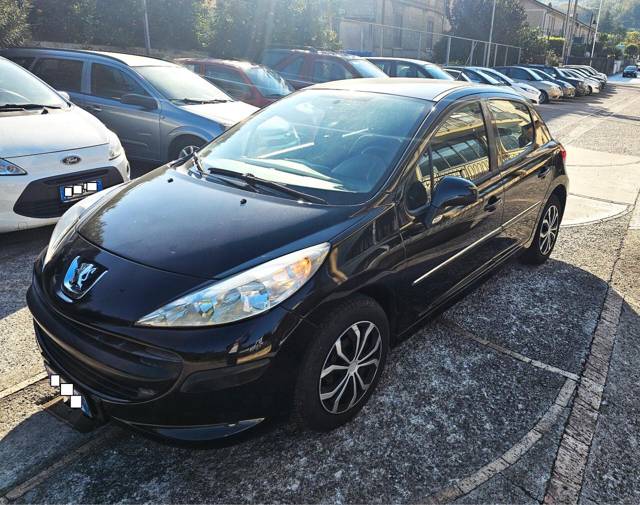 Peugeot 207 1.4 8V 75CV COMPLETAMENTE TAGLIANDATA