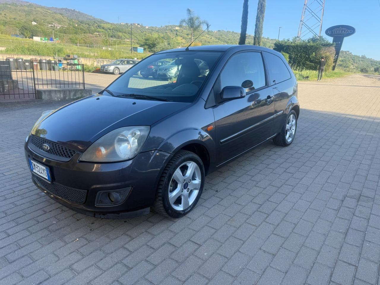 Ford Fiesta 1.4 TDCi 68CV 3 porte Titanium