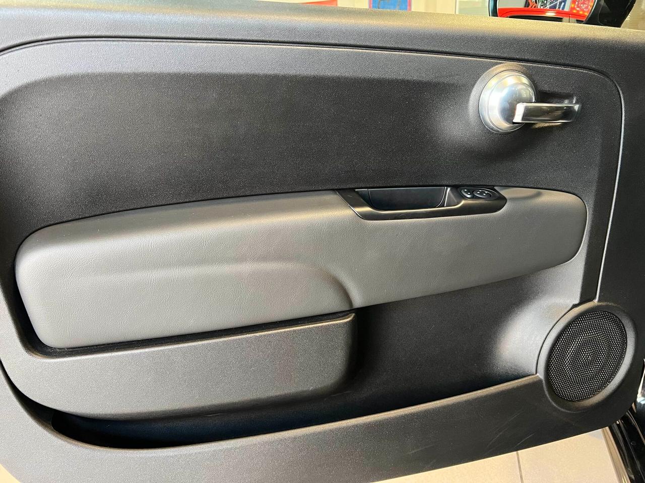 Fiat 500 C 1.0 Hybrid Hey Google