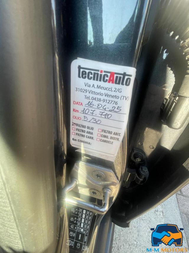 VOLVO XC60 D4 AWD doppio treno di gomme