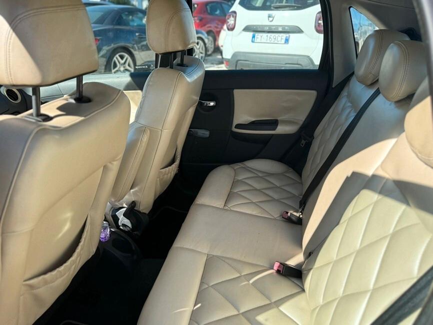 Citroen C3 1.1 Gold by Pinko