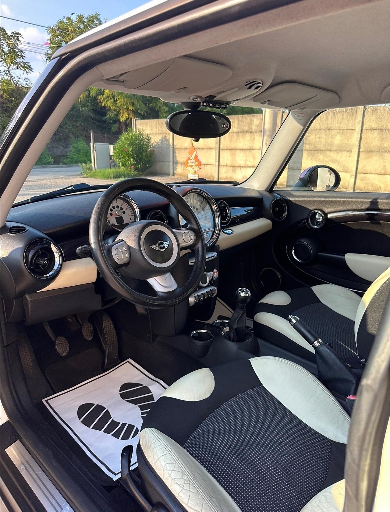 Mini 1.6 16V One D