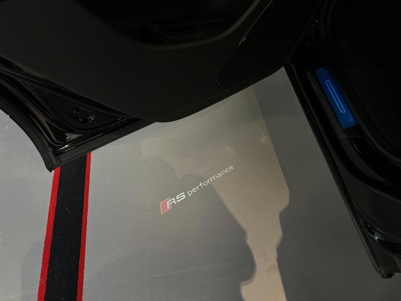Audi Q8 RS SUV performance 471 kW tiptronic