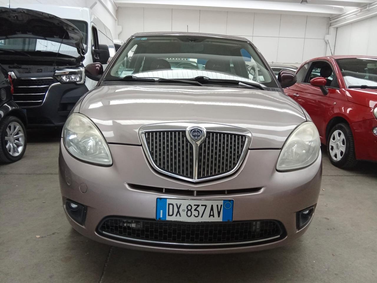 Lancia Ypsilon 1.4 Platino Ecochic GPL