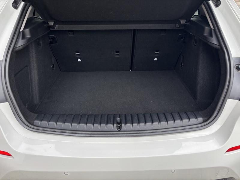 BMW 118 i Advantage 140cv auto FULL LED-NAVI-18"