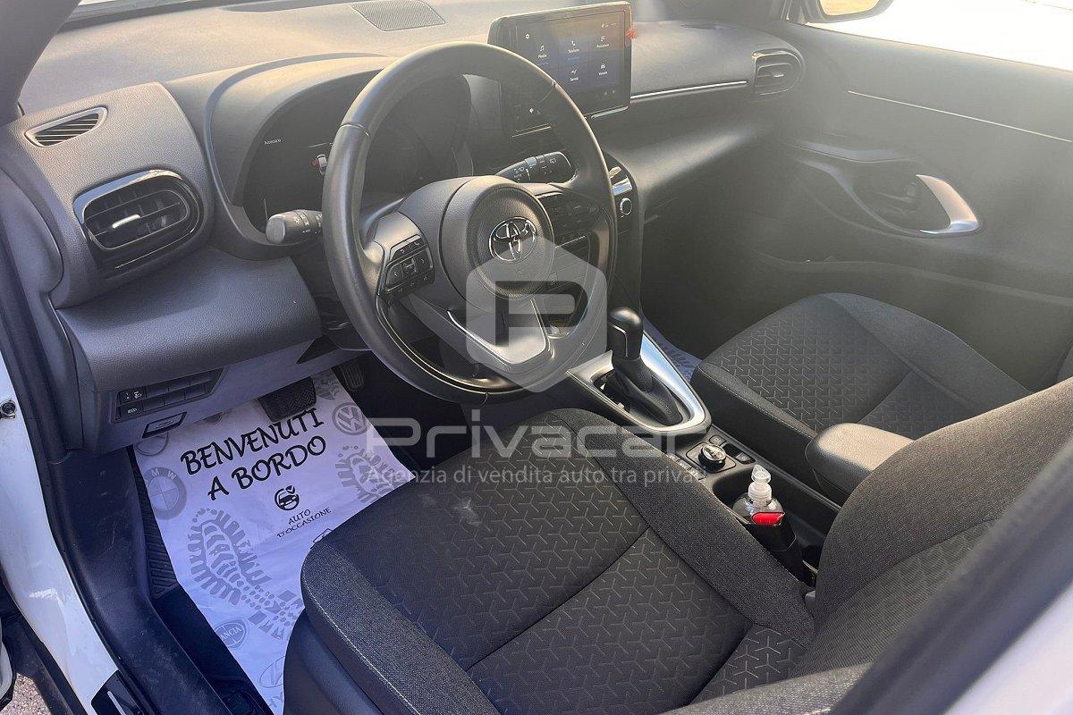 TOYOTA Yaris Cross 1.5 Hybrid 5p. E-CVT AWD-i Business