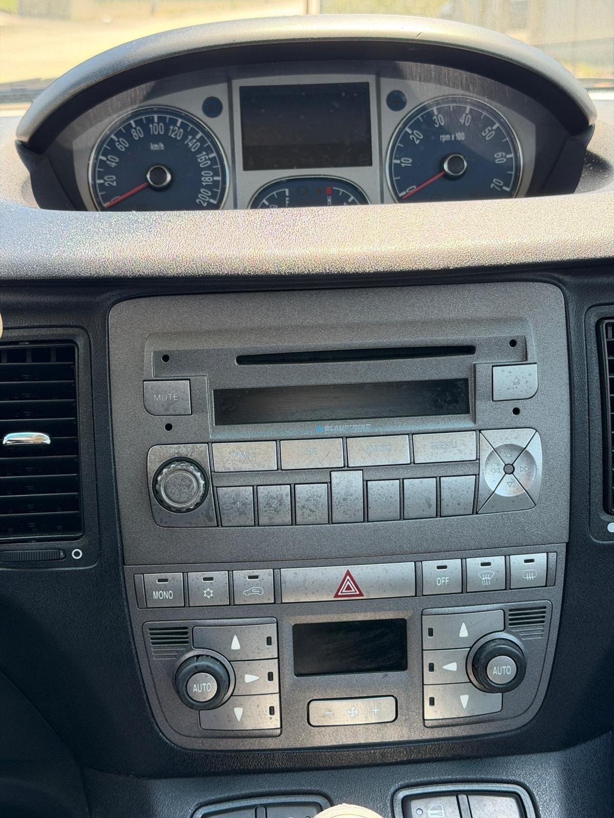 Lancia MUSA Multijet Poltrona Frau