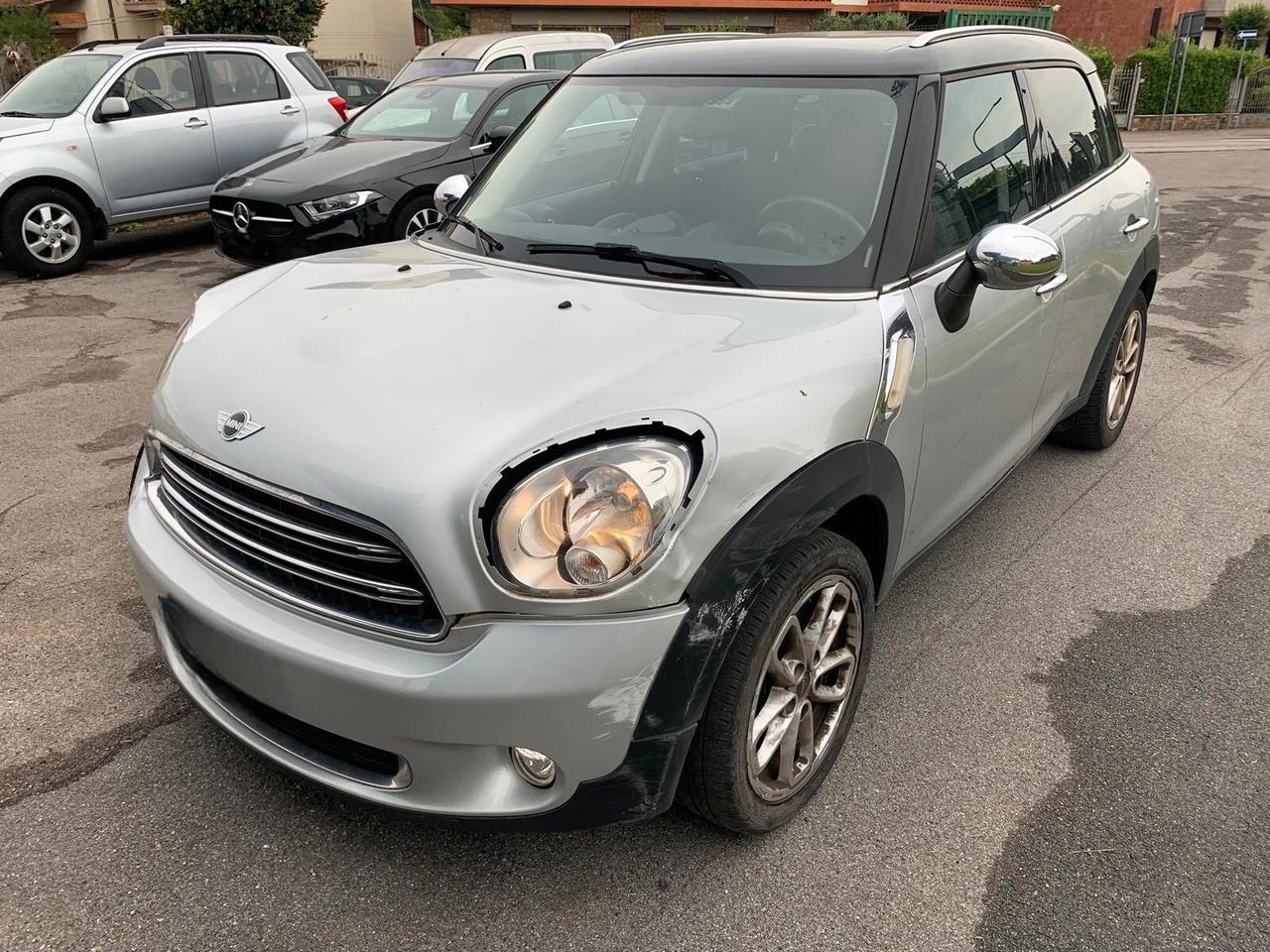 Mini Cooper D Countryman 2.0 Automatica sinistrata