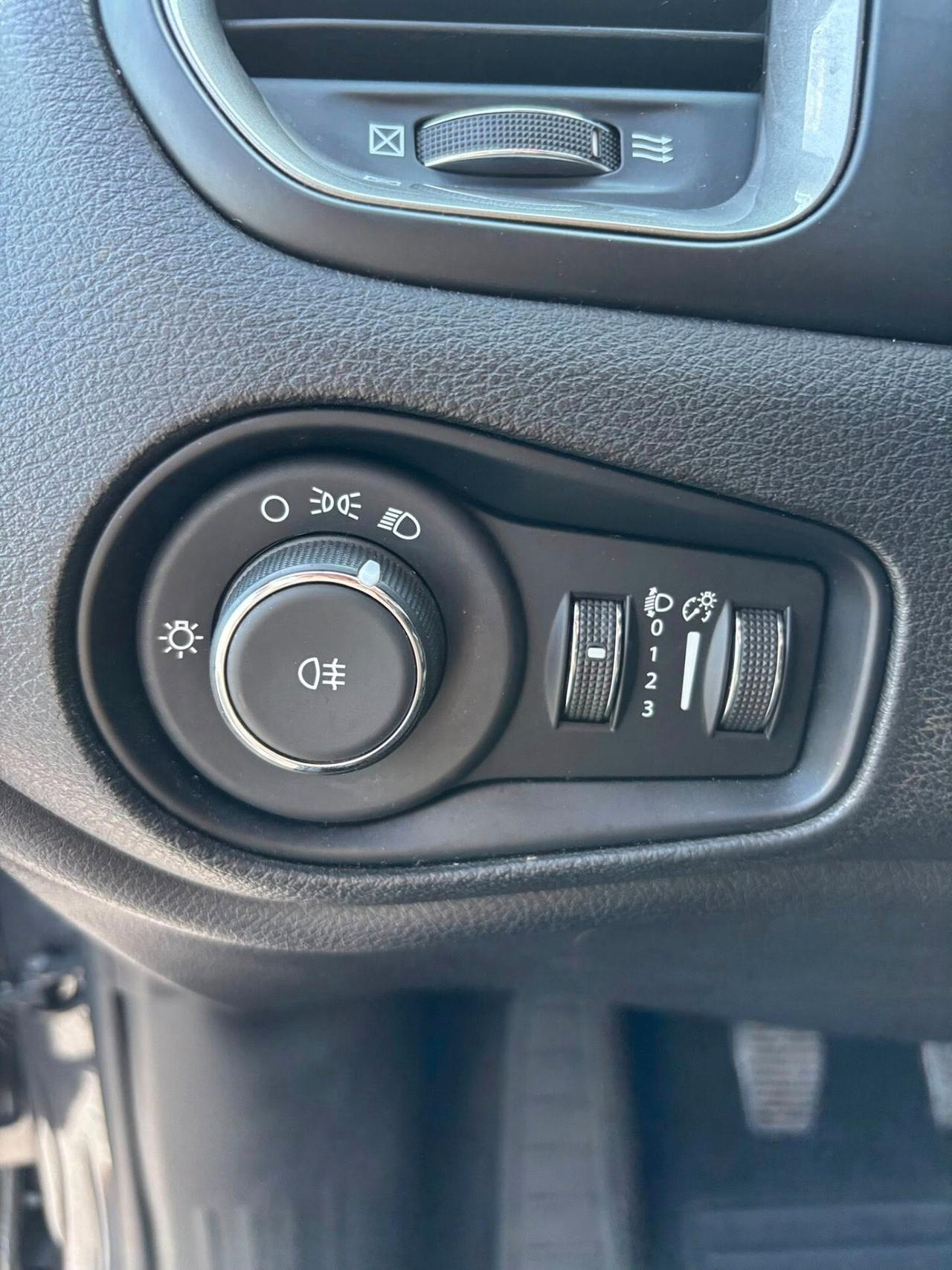 Jeep Renegade 1.6 Mjt 130 CV Longitude