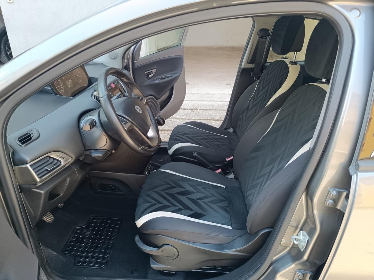 Lancia Ypsilon 1.3 MJT 16V 95 CV 5 porte S&S Gold
