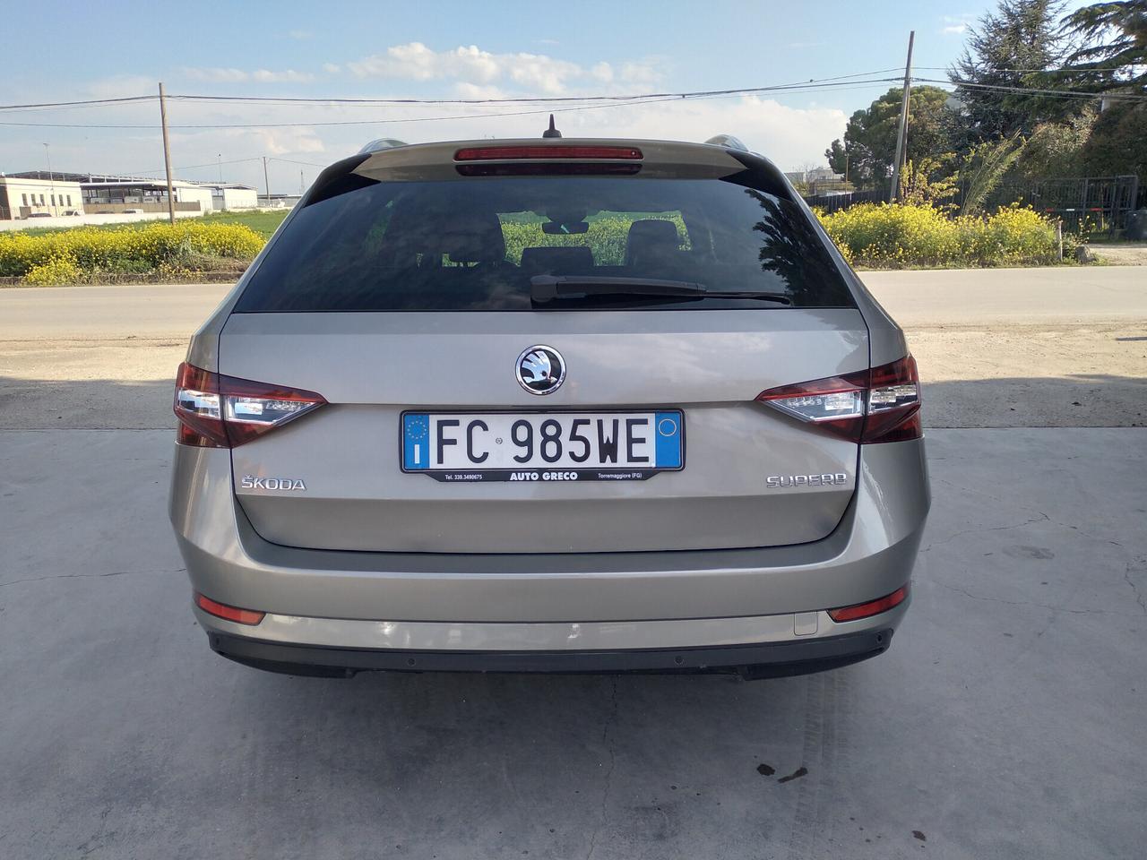 Skoda Superb 2.0 TDI DSG Wagon Executive