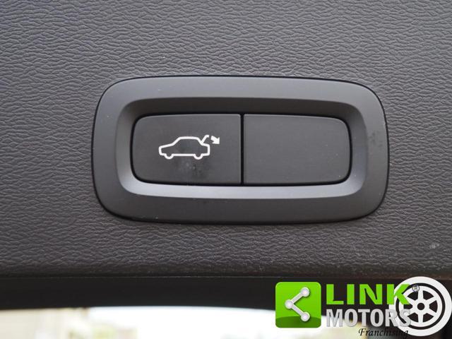VOLVO XC40 T3 Geartronic Inscription FINANZIABILE