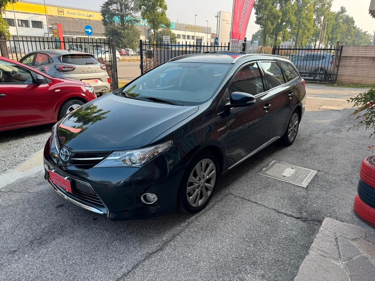 Toyota Auris Touring Sports 1.8 Hybrid Lounge