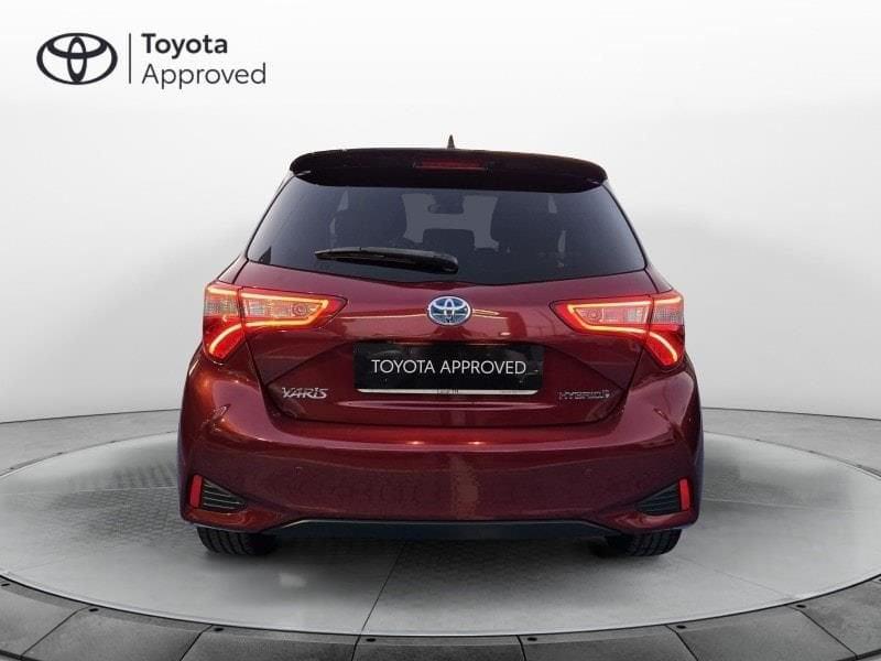 Toyota Yaris 3ª serie 1.5 Hybrid 5 porte Trend "Red Edition"