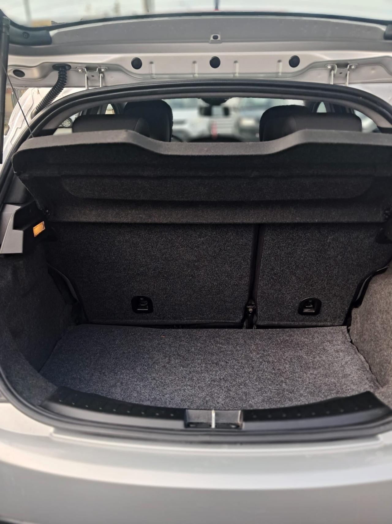 Lancia Ypsilon 1.2 69 CV 5 porte GPL Ecochic Silver