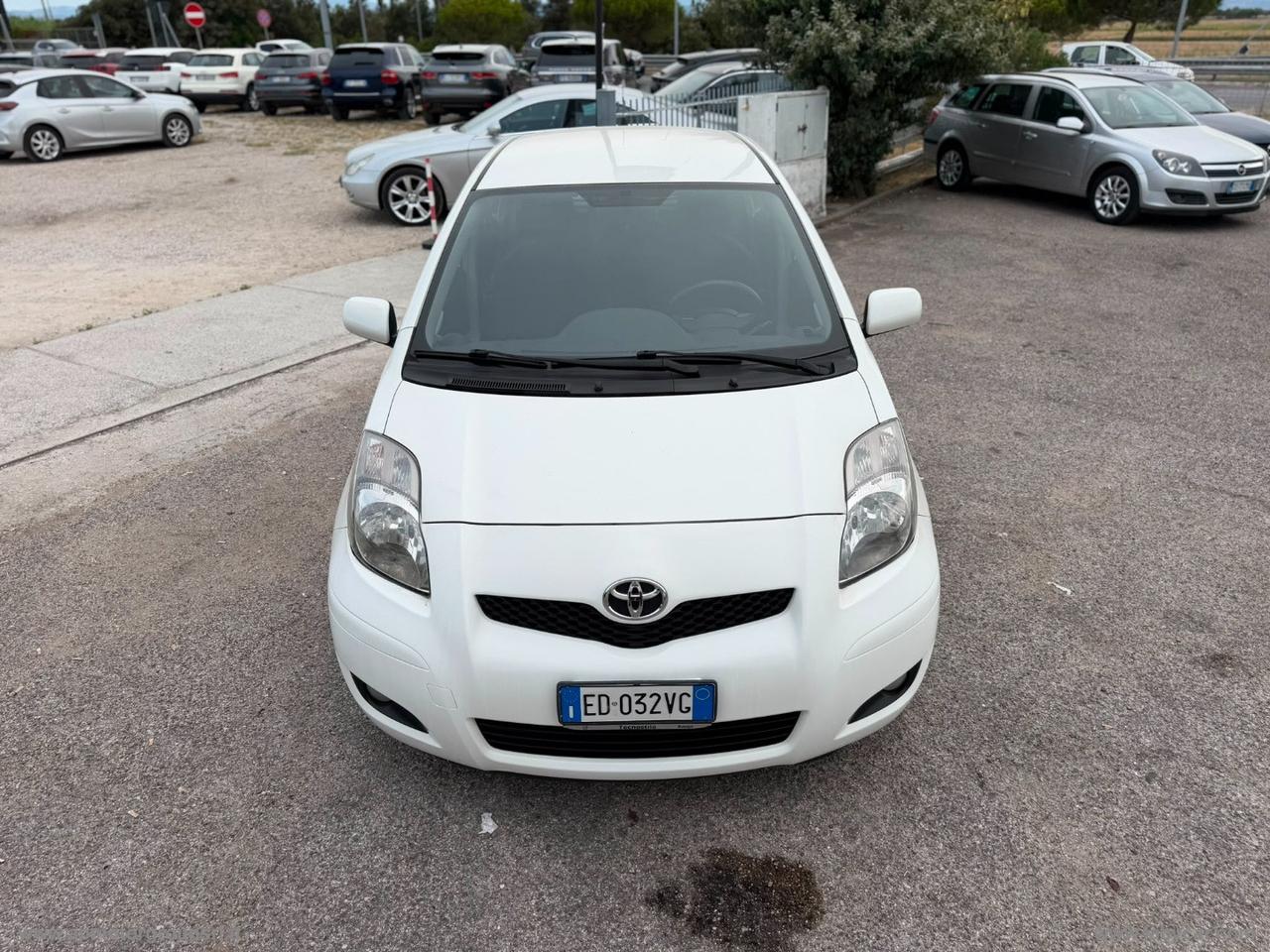 TOYOTA Yaris 1.0 5p. Sol