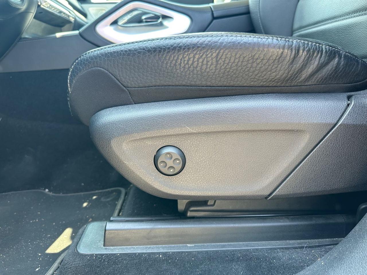 Mercedes-Benz GLE 300 Premium GLE 300 D #5900