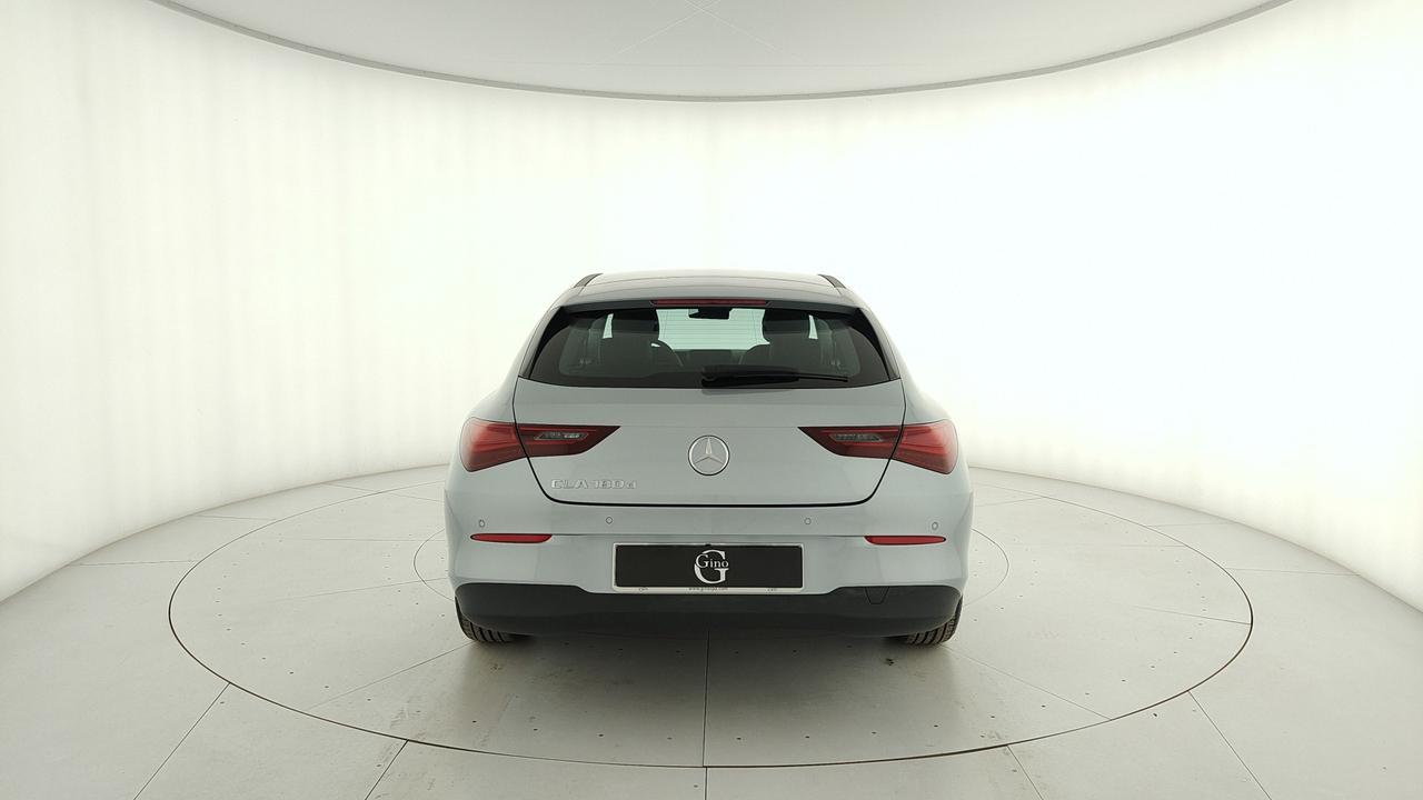 Mercedes-Benz CLA Shooting Brake 180 d Advanced auto