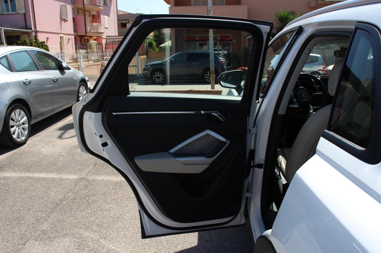 Audi Q3 40 2.0 tdi Business quattro 200cv s-tronic