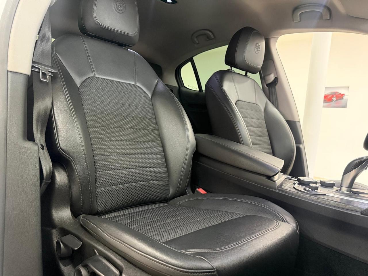 Alfa Romeo Stelvio 2.2 Turbodiesel 210 CV AT8 Q4 Business