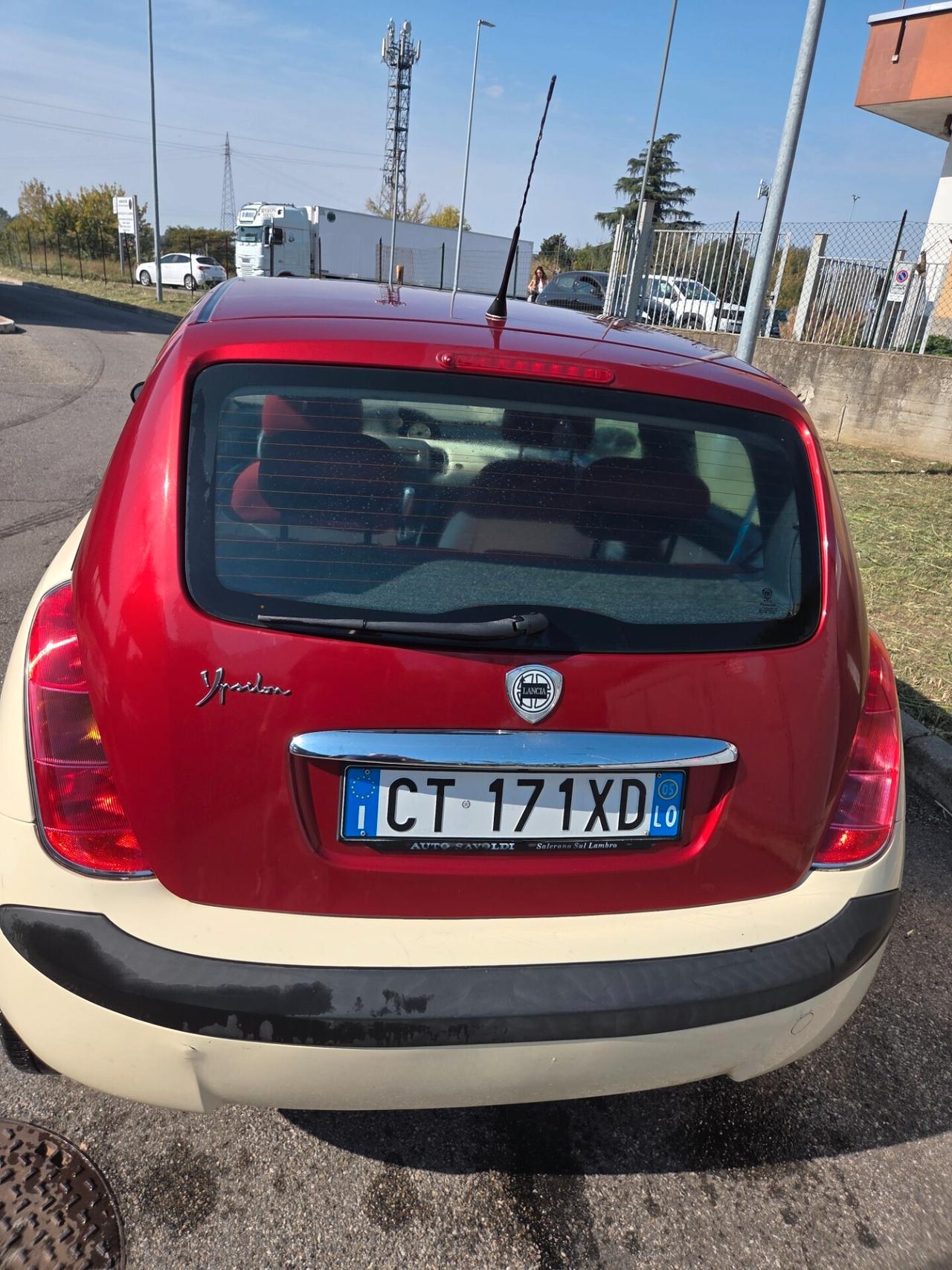 Lancia Ypsilon 1.2 16V Platino