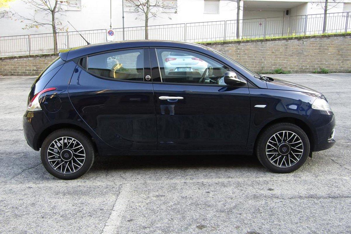 LANCIA Ypsilon 1.2 69 CV 5 porte GPL Ecochic Gold