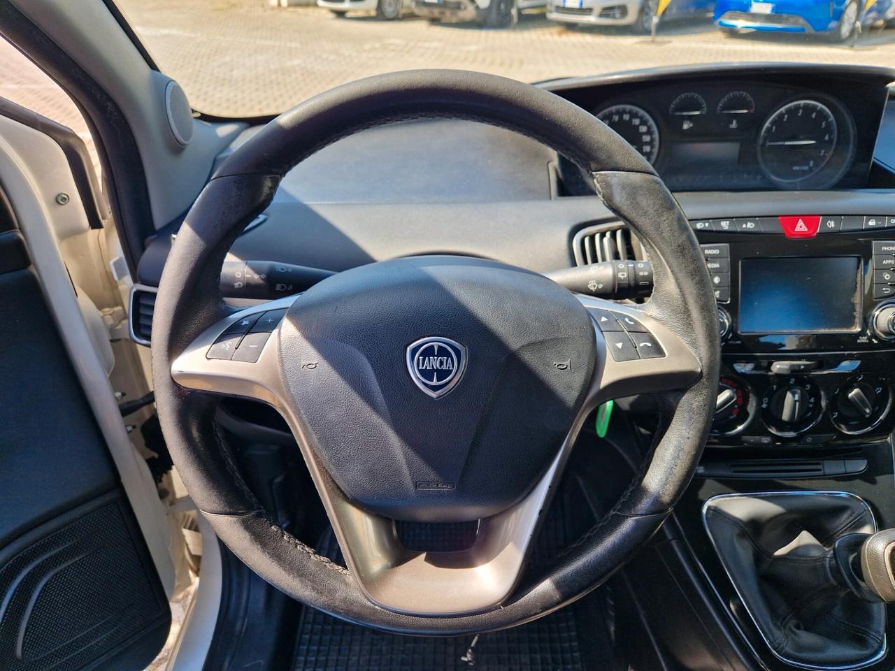 Lancia Ypsilon 1.2 69 CV 5 porte Platinum