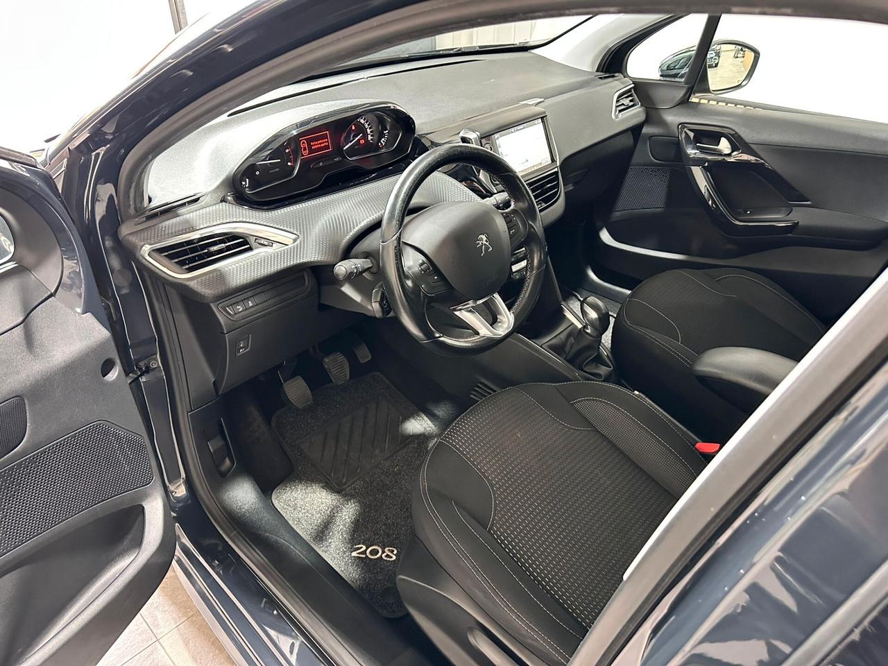 Peugeot 208 BlueHDi Allure - FULL – DA VETRINA – LED – NAVI