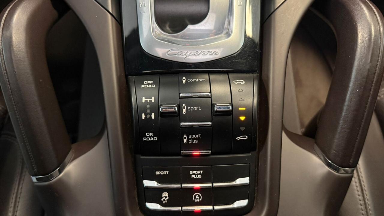 PORSCHE CAYENNE 3.0 DIESEL 2016 PLATINUM EDITION