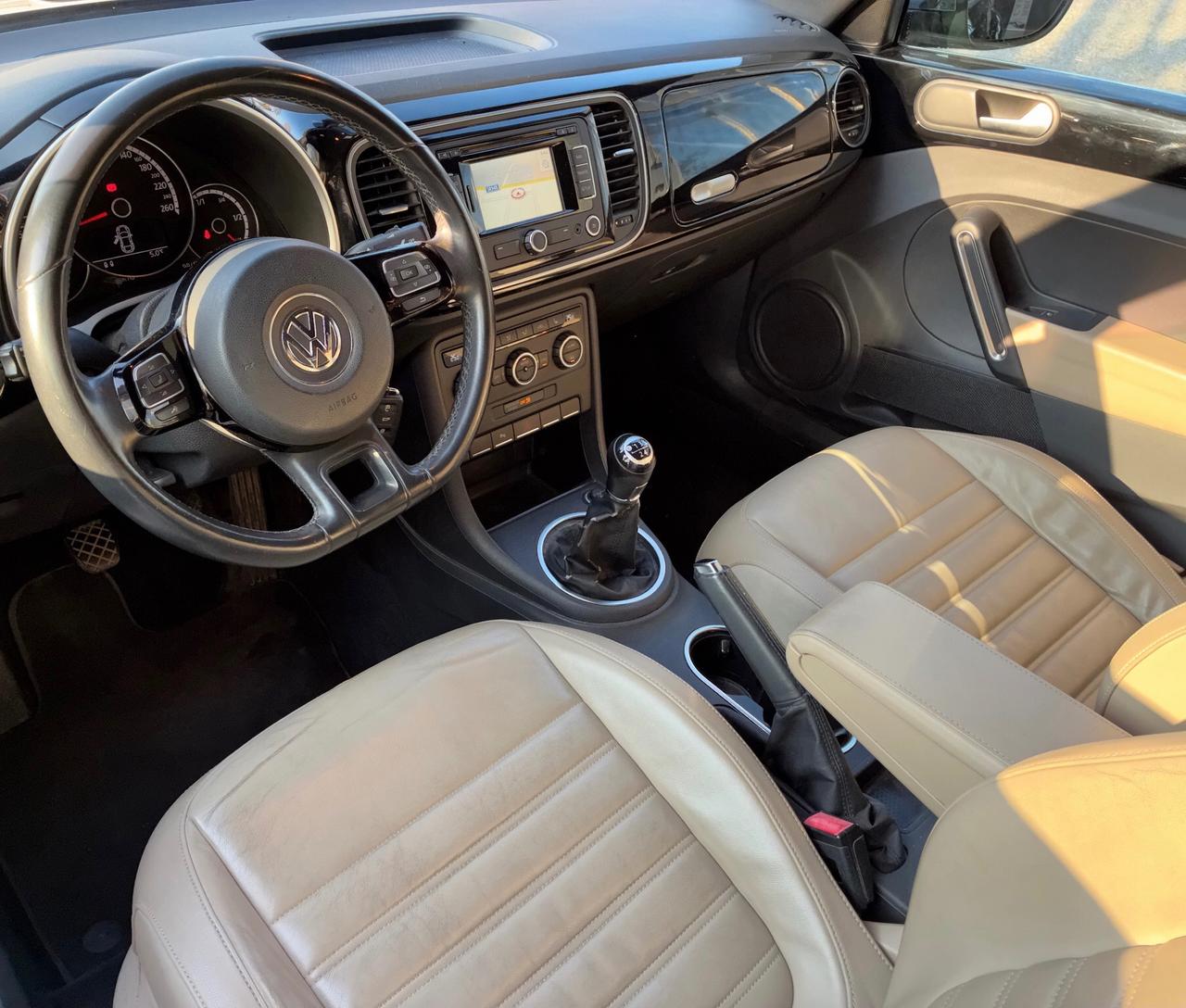 Volkswagen Maggiolino Cabrio 1.6 TDI Design