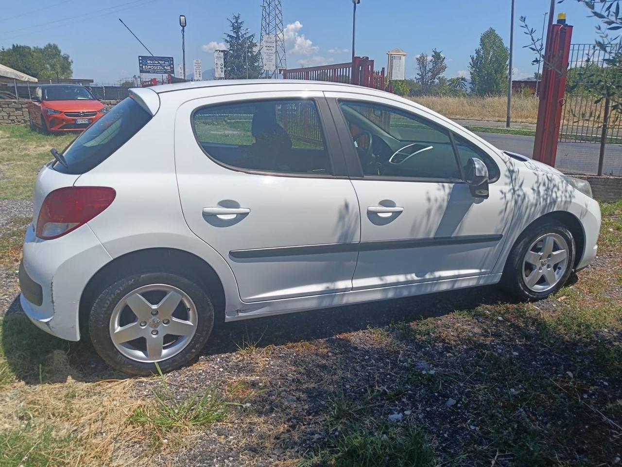 Peugeot 207 1.4 8V 75CV 5p. X Line ECO GPL